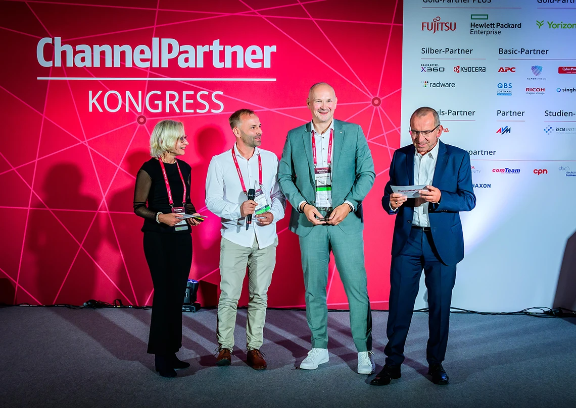 MR Geschäftsführer Jochen Kraus nimmt Award „Bester IT-Dienstleister 2024“ beim ChannelPartner-Kongress 2024 entgegen